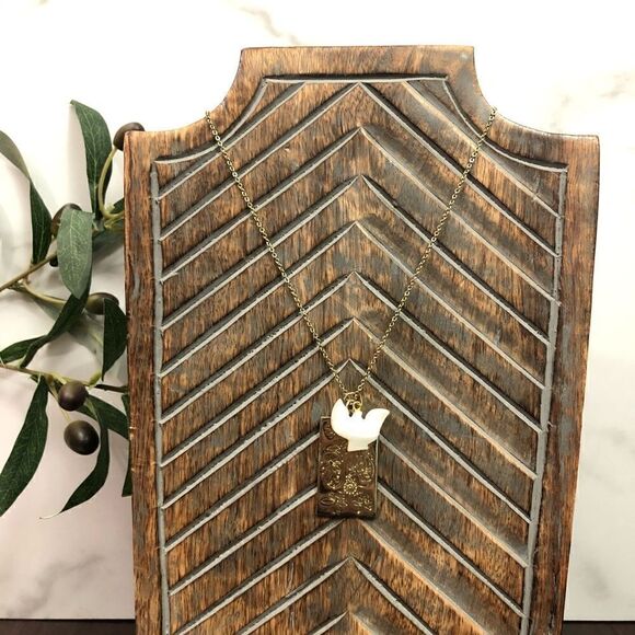 Forever 21 Gold Dove Pendant Necklace Etched - Picture 2 of 8